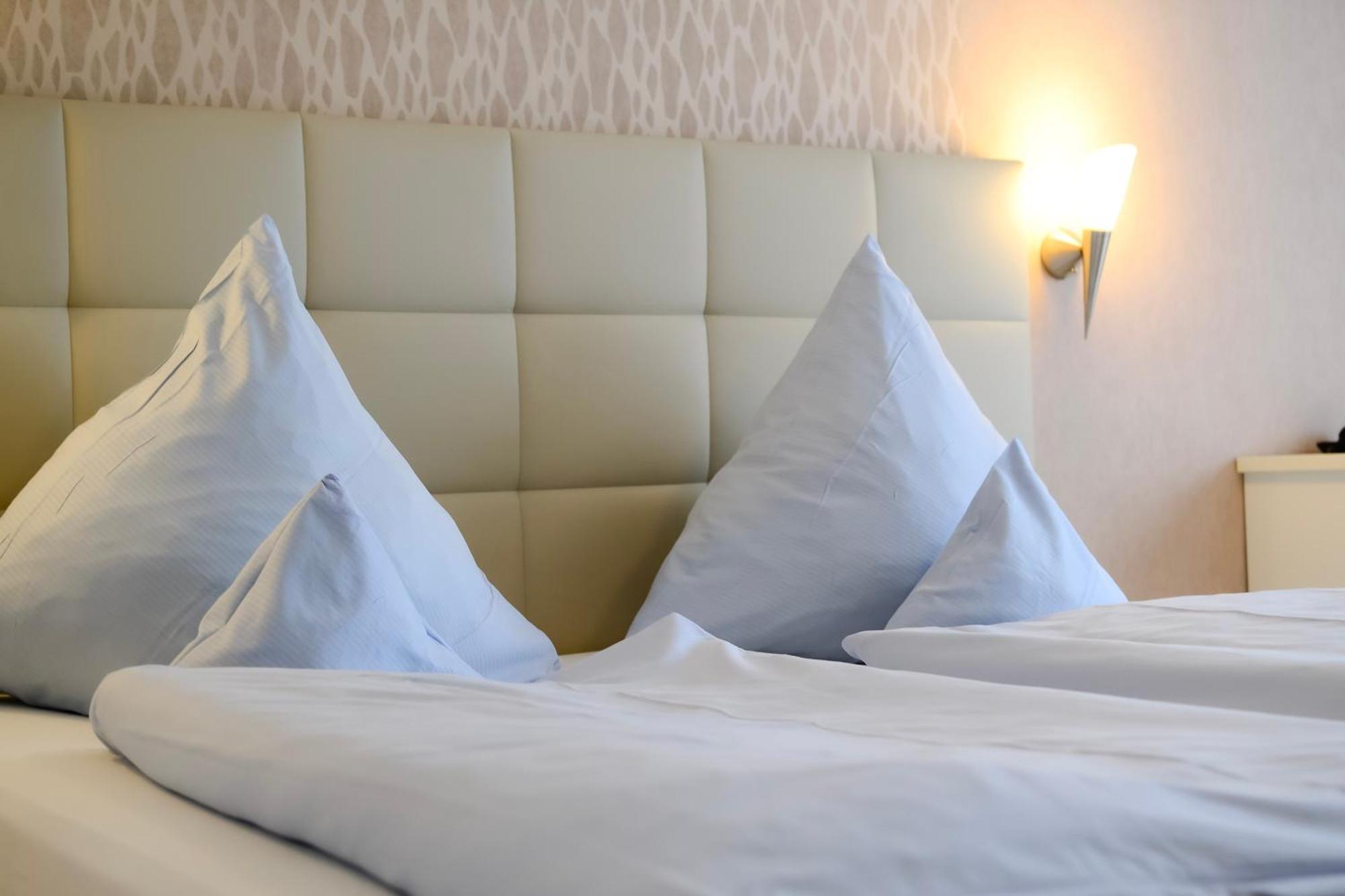 Double Room,1549167253:JPEG