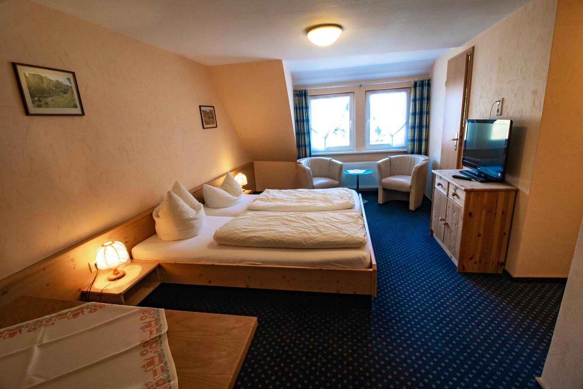 Single Room,1583072497:JPEG