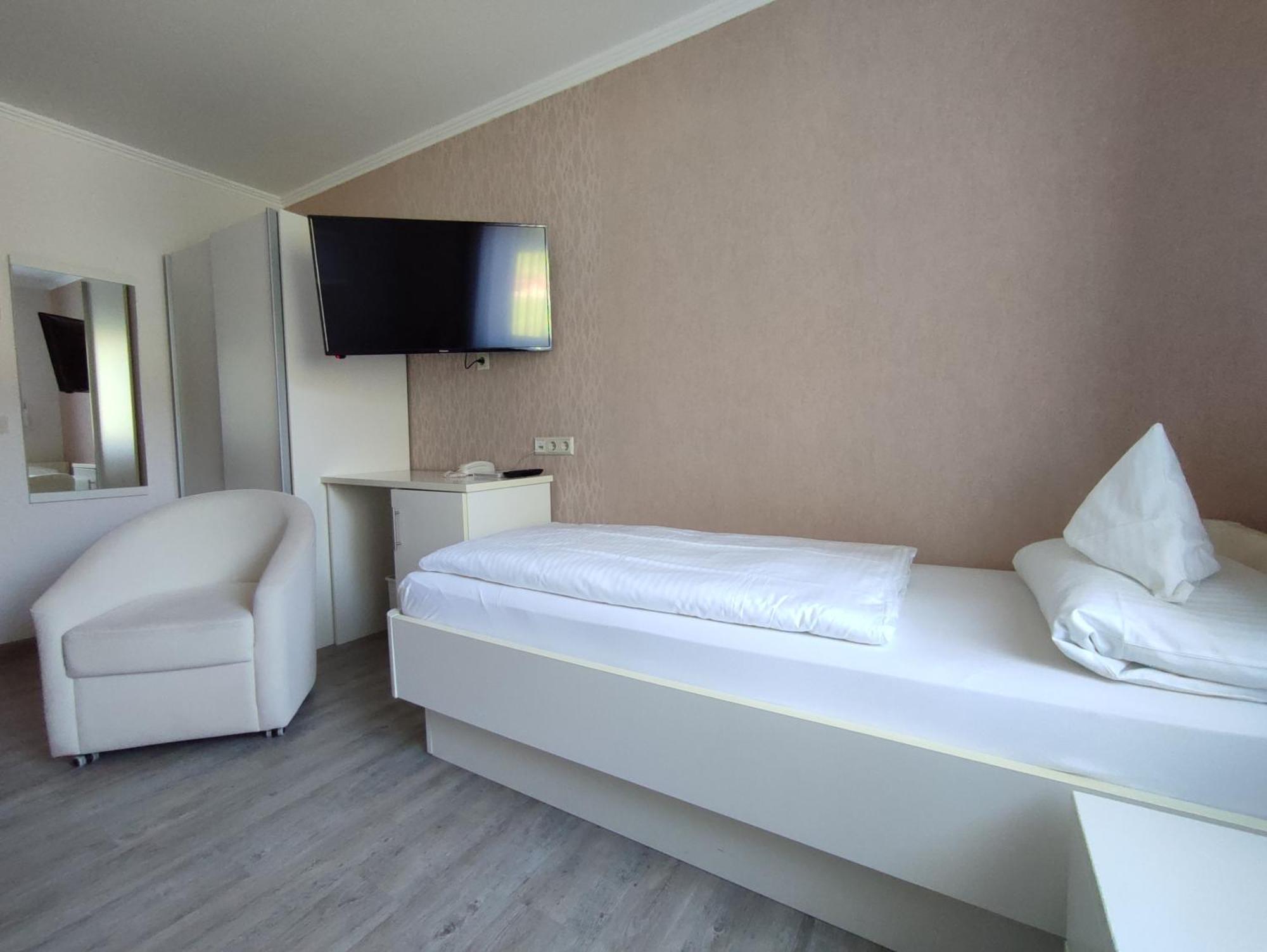 Single Room,1641725063:JPEG